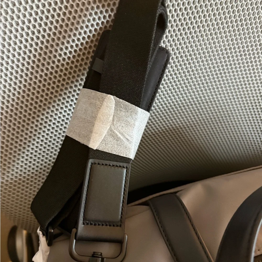 Away The Everywhere Bag in Asphalt (OG version) - Picture 8 of 9